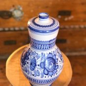 Modrý džbán s uškom a úzkym hrdlom - Modranská keramika