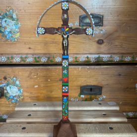 Detviansky drevený vyrezávaný kríž 26cm